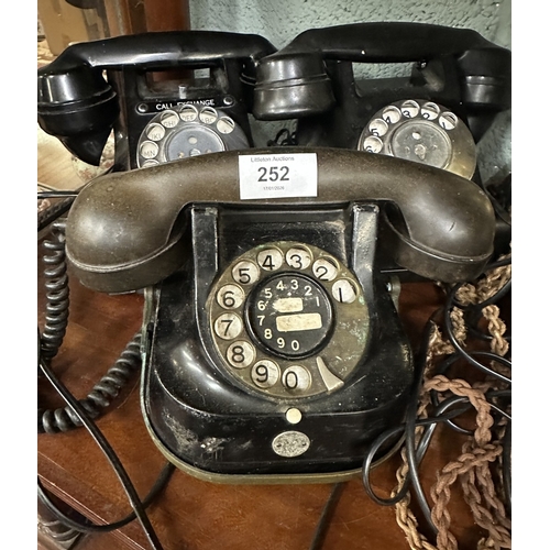 252 - Collection of vintage telephone's