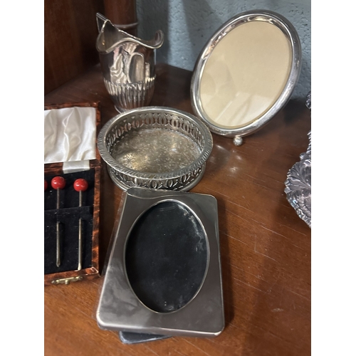 258 - Collection of silver plate to include Mapin & Webb, William Hutton and A Marcus & Co salver