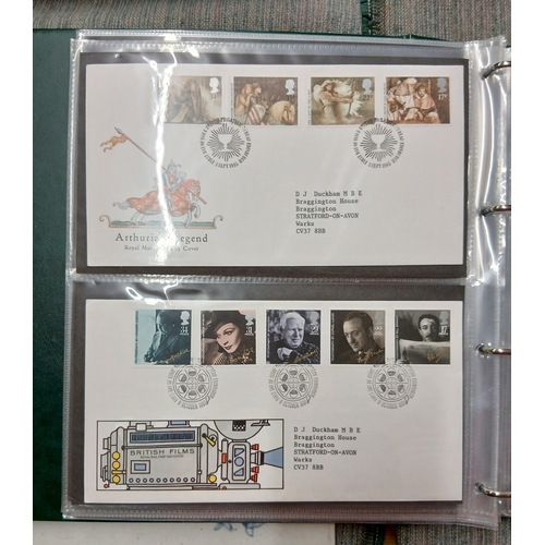289 - Stamps - Collection of stamps and stamp albums