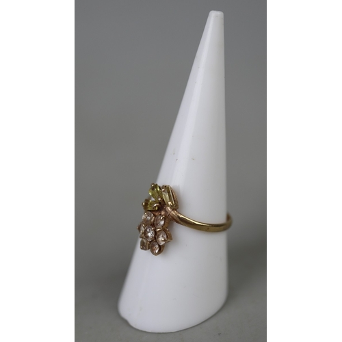 29 - 14ct gold stone set ring - Approx 2.4g - Size O