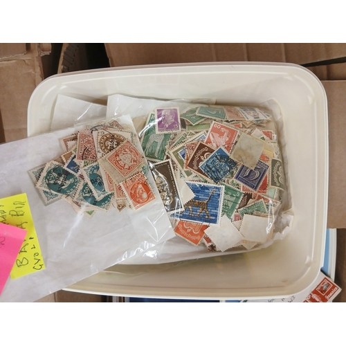 297 - Stamps -&nbsp;WORLD Box for sorting&nbsp;