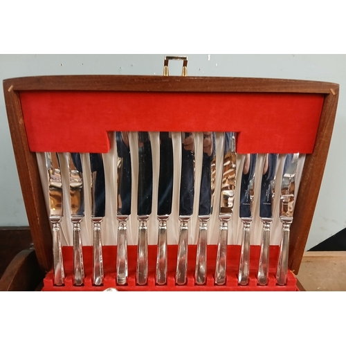 457 - Canteen of cutlery by Hepting and Farrer, Stirling