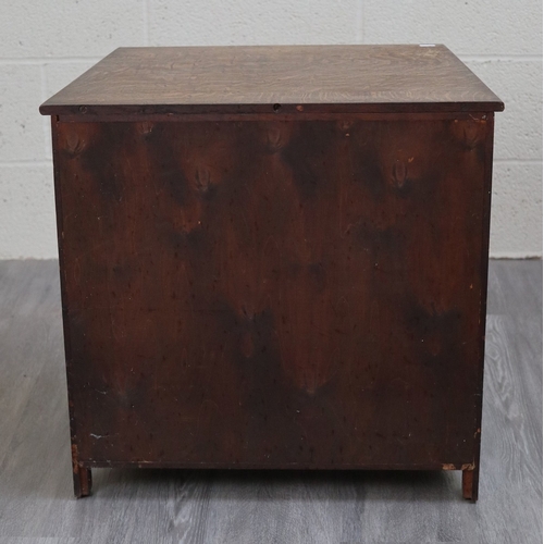 469 - Small carved hall cabinet - Approx W: 63cm D: 41cm H: 61cm