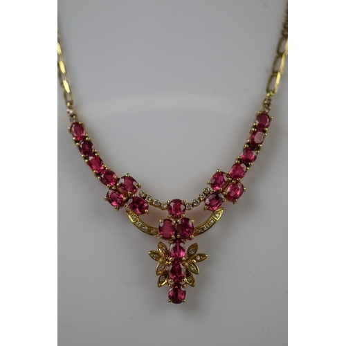 54 - Fine quality 18ct gold ruby and diamond set necklace - Approx 14.7g