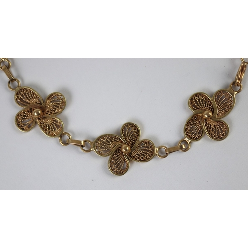 58 - 18ct gold filigree bracelet - Approx 10g