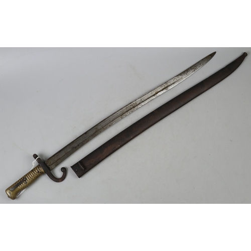 218 - French Chassepot bayonet, manufactured in Armoury De Chât in 1871 as stamped on spine of blade. Stee... 