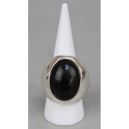 61 - Heavy silver onyx ring