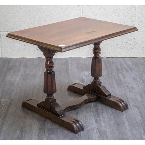 649 - Small vintage oak side table - Approx W: 60cm D: 45cm H: 49cm