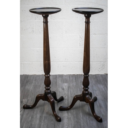 657 - Pair of tall mahogany torchere plant stands - Approx : 120cm