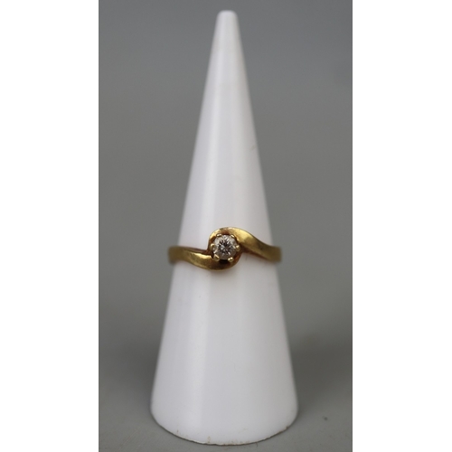 85 - 18ct gold diamond solitaire ring - approx 3.1g
