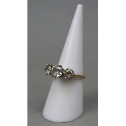 105 - 14ct gold 3 stone CZ ring - Approx weight 4g