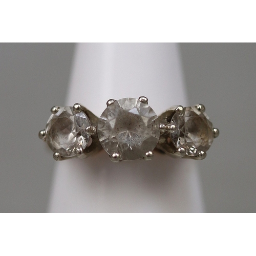 105 - 14ct gold 3 stone CZ ring - Approx weight 4g