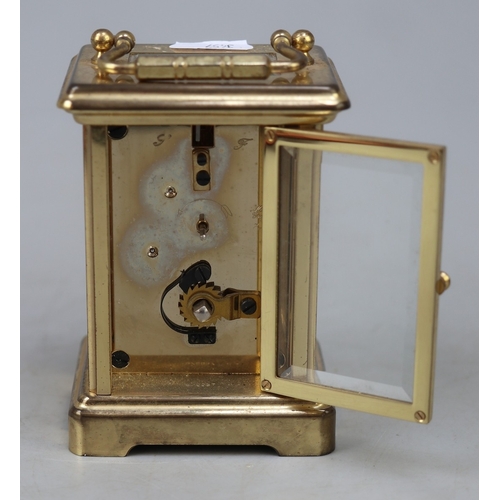 164 - Carriage clock - 1 glass side panel cracked