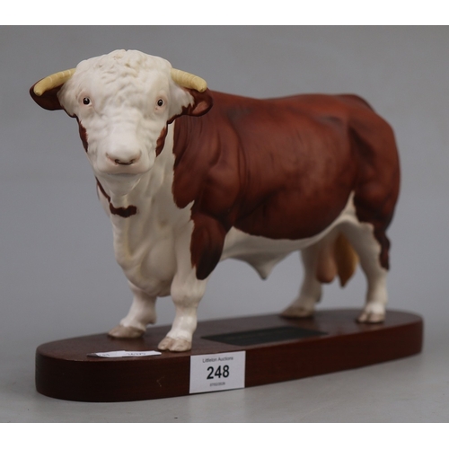 248 - Beswick Connoisseur Hereford Bull set on wooden base - by Graham Tongue A2542A approx 19cm x 30cm