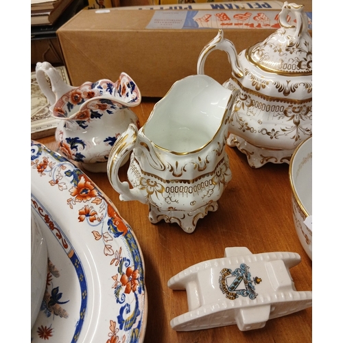 314 - Collection of ceramics to include Shelley jelly mould and gold pattern tea set