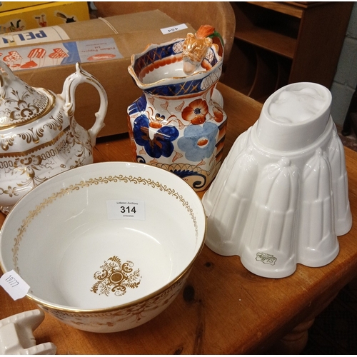 314 - Collection of ceramics to include Shelley jelly mould and gold pattern tea set