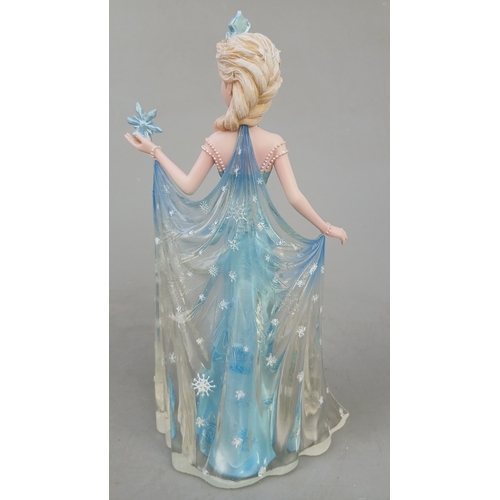 Disney Showcase Collection Elsa figurine