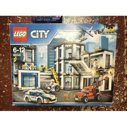 490 - Lego - 2 Lego city sets one with pieces missing together with a ben 10 lego set - 60141, 60428, 8411