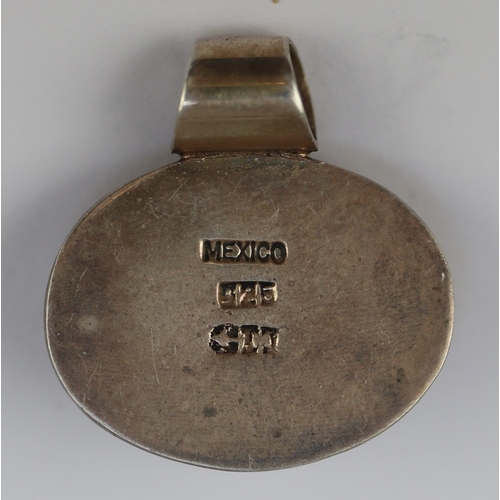 59 - Silver onyx pendant&nbsp;