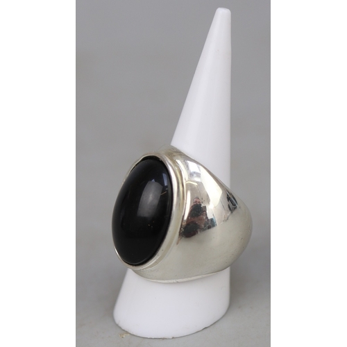 61 - Heavy silver onyx ring