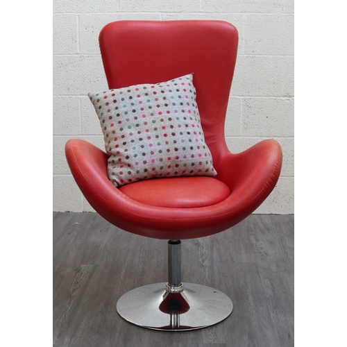 645 - Faux leather retro swivel chair