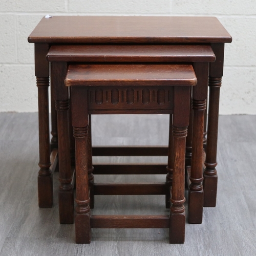 646 - Nest of oak tables