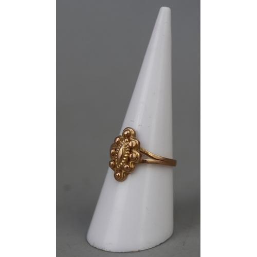 73 - 18ct gold ring - approx 2.7g