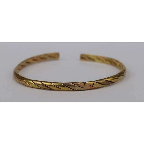 81 - 18ct gold bangle - 16.3g