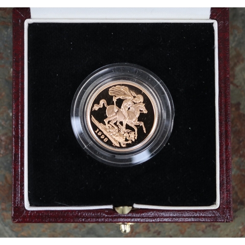 30 - 1998 Full gold Sovereign in presentation box