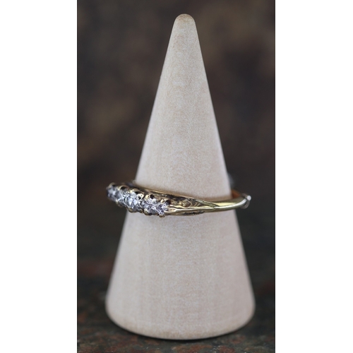 41 - 18ct gold diamond set ring with 9ct ring sizer - Approx 2.4g