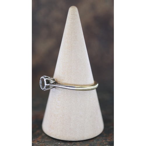 42 - 18ct gold & platinum ring - stone missing - Approx 2.4g