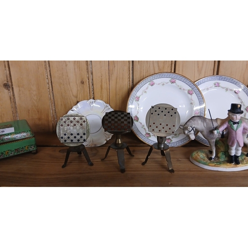 446 - Large quantity of ceramic collectables