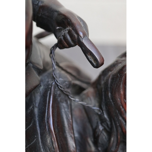 461 - A monumental bronze of William of Orange astride his horse, mounted to a marble base marked De Muich... 