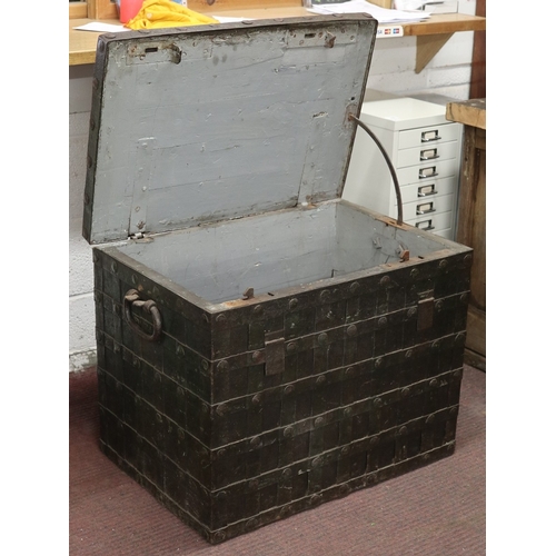 462 - A large 17th century German iron bound Nuremberg strong box/Armada chest complete with its original ... 