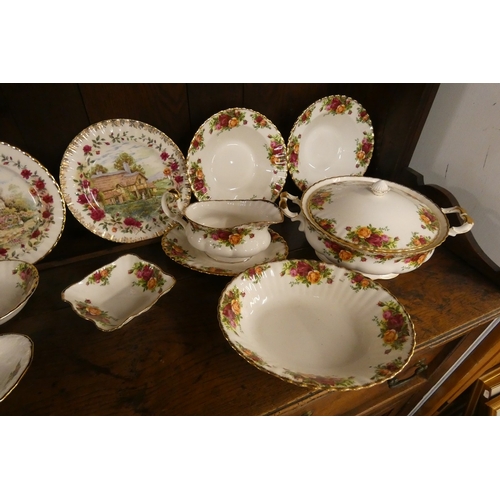 539 - Royal Albert - Collection of Old Country Roses