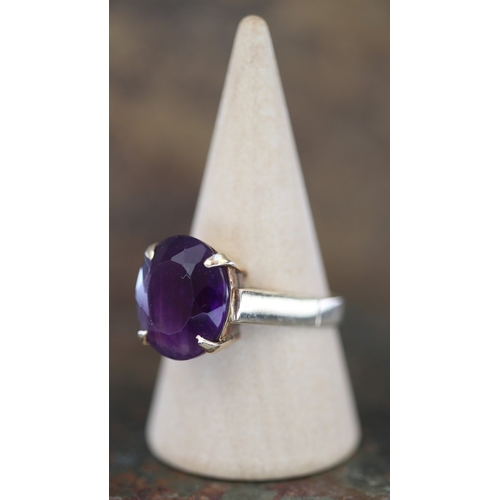 63 - 9ct Gold Amethyst Set Ring - Approx 4.8g