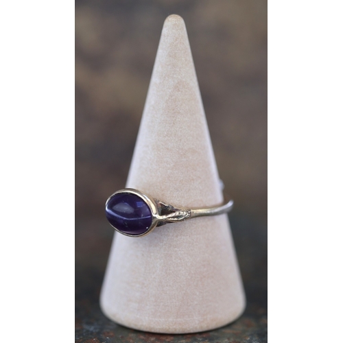 64 - 9ct Gold Amethyst Set Ring - Approx 1.9g