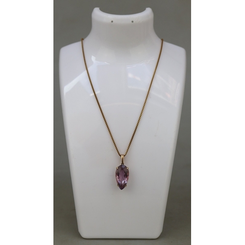 71 - 18ct gold chain with amethyst pendant - Approx 7.7g