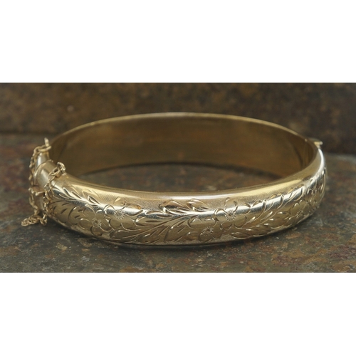 85 - 9ct gold bangle - Approx 17.7g