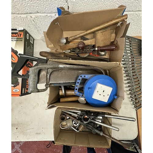 11 - Collection of hand tools