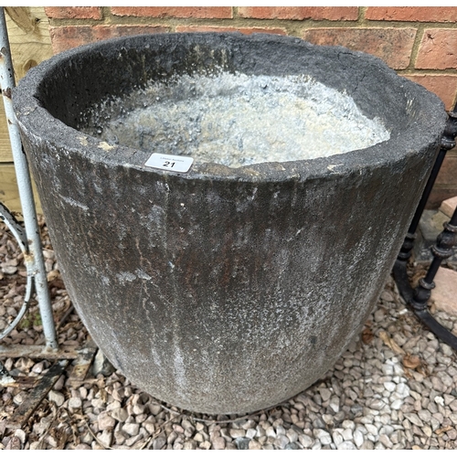 21 - Large Crucible pot