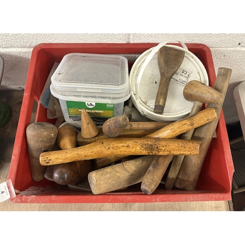 4 - Collection of screw's and led beating tools