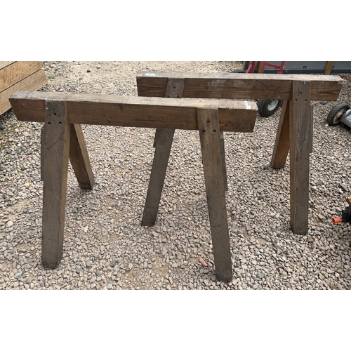 41 - Set of wooden trestles