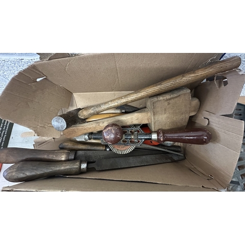 11 - Collection of hand tools