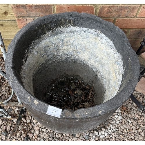 21 - Large Crucible pot