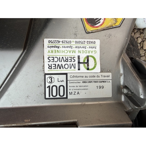 36 - Honda hydrostatic mower HR2160 with handbook