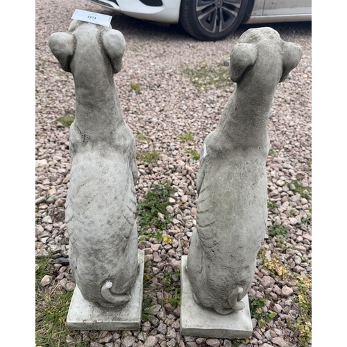 60 - Pair of stone greyhound statues - Approx H: 54cm