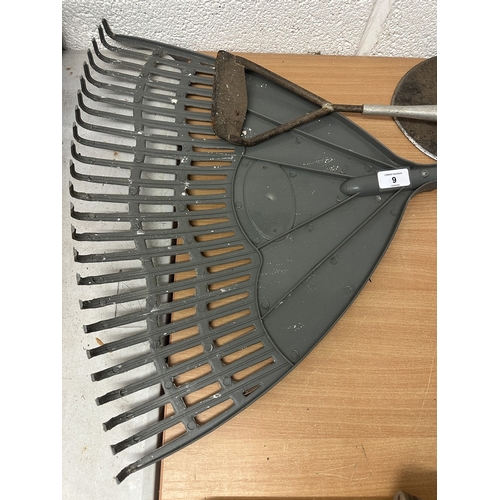 9 - Collection of garden tools