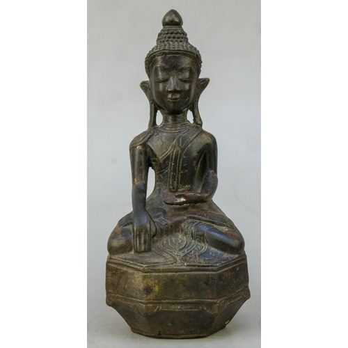 260 - Bronze seated Buddha Angkor civilization, Cambodia circa 15thC - Approx H:23cm