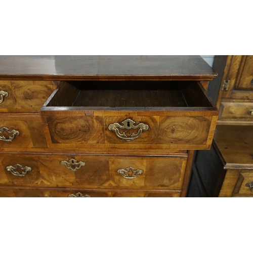 387 - Early 18th century chest of drawers on base with drawers  - Approx W:95 cm D:55 cm H:125 cm